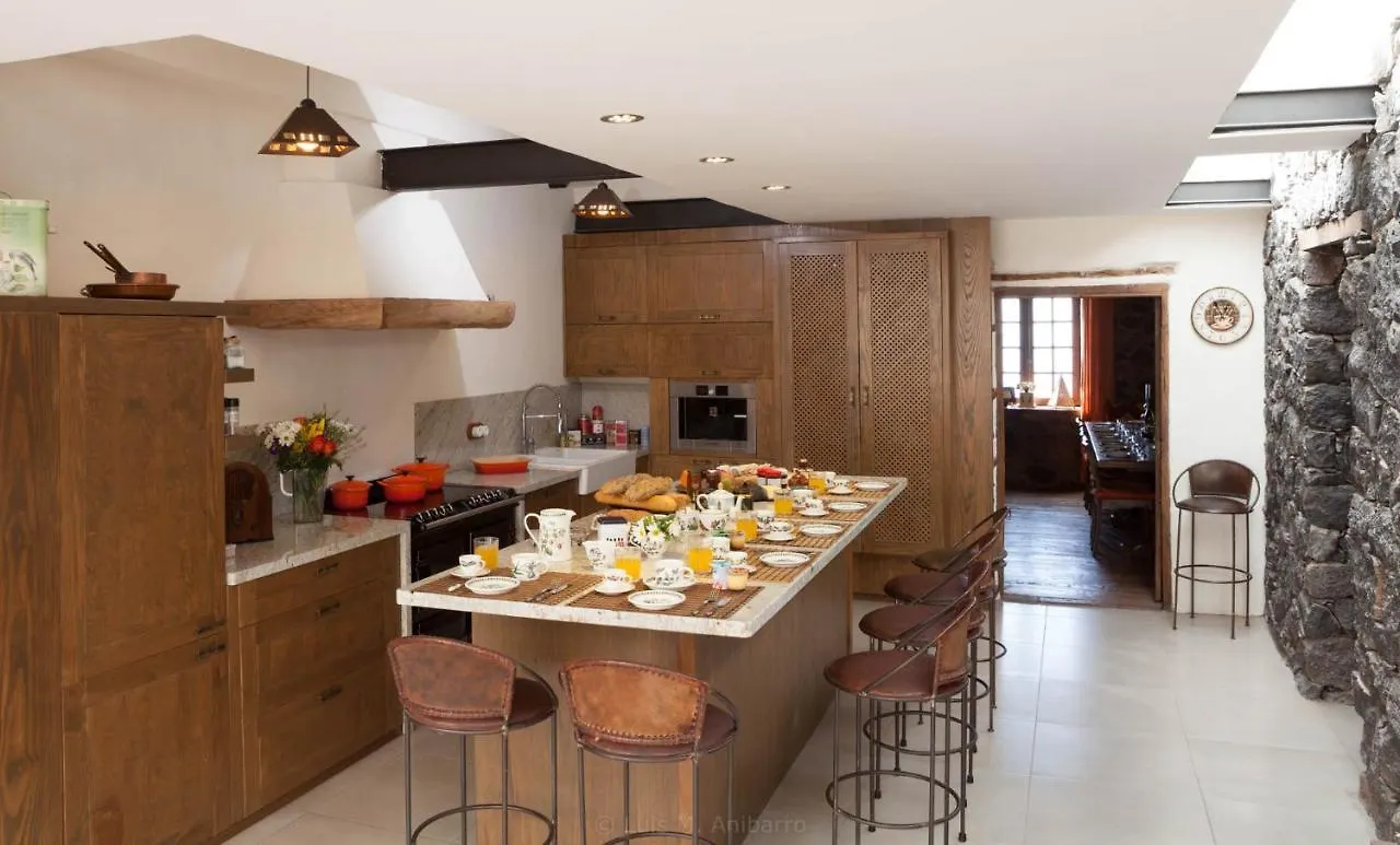 Historic Canarian House, Private Heated Infinity Pool, Bbq, Wifi + Panoramic Ocean Views Arona  0*, Arona (Tenerife)