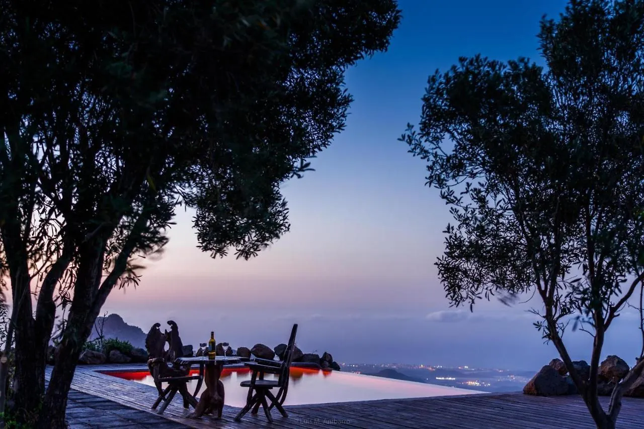 Historic Canarian House, Private Heated Infinity Pool, Bbq, Wifi + Panoramic Ocean Views Arona