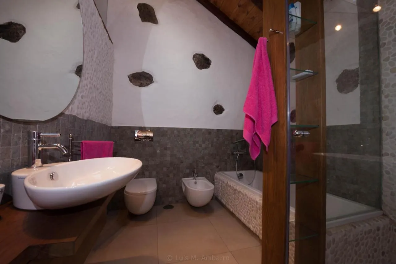 Historic Canarian House, Private Heated Infinity Pool, Bbq, Wifi + Panoramic Ocean Views Arona  Villa Arona (Tenerife)